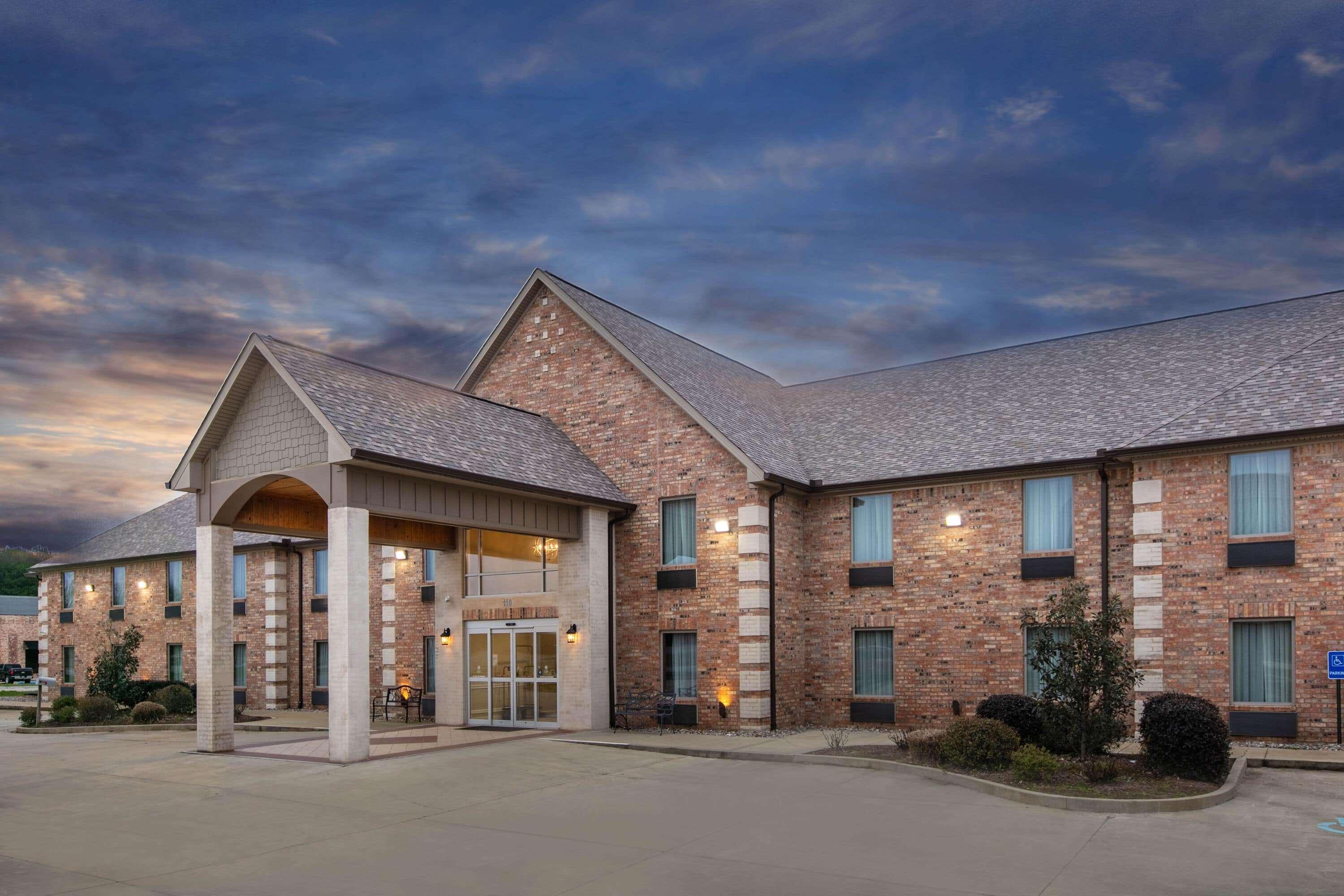 Days Inn & Suites By Wyndham Florence/Jackson Area Exterior foto