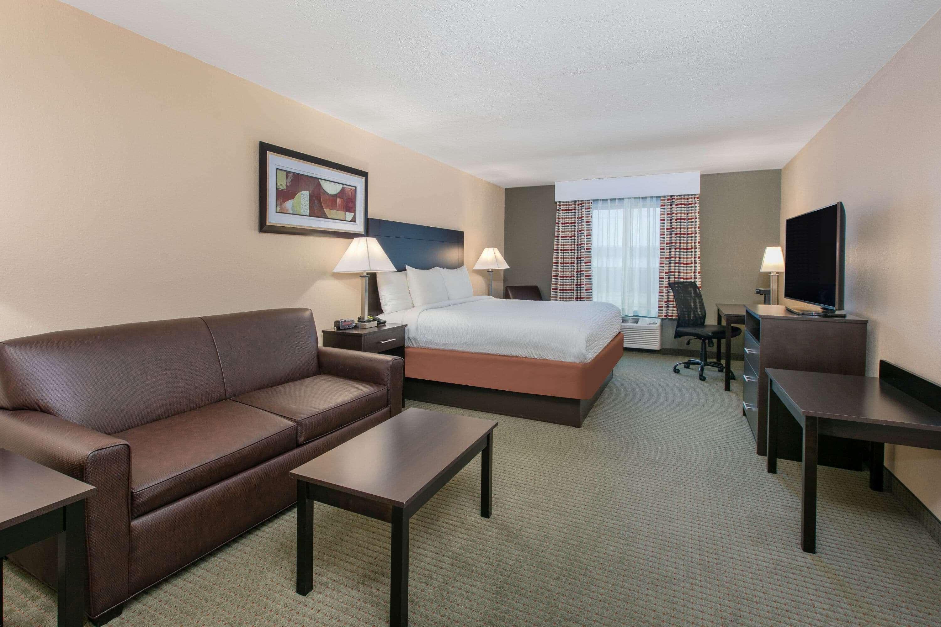 Days Inn & Suites By Wyndham Florence/Jackson Area Exterior foto